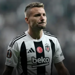 Besiktas muda de formação! Duplo avançado contra o Konyaspor...