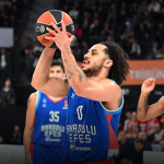 Bad News for Anadolu Efes: Shane Larkin Out for 3-4 Weeks