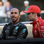 MAUVAISE NOUVELLE POUR HAMILTON : IL NE POURRA PAS S'ASSEOIR SUR LE SIÈGE DE LA FERRARI LORS DES ESSAIS D'ABU DHABI