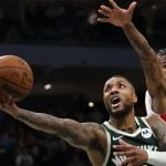 Lillard’s late show helps Bucks beat Rockets